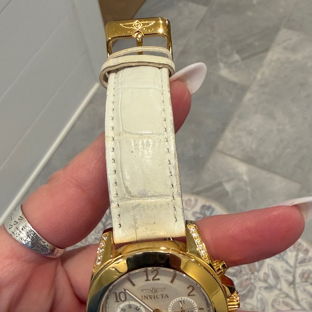 Invicta Gold and Cream Watch - Picture 3 of 11